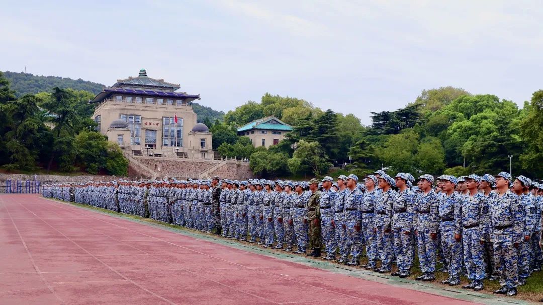 军训阅兵仪式 | 2022级新生军训圆满结束